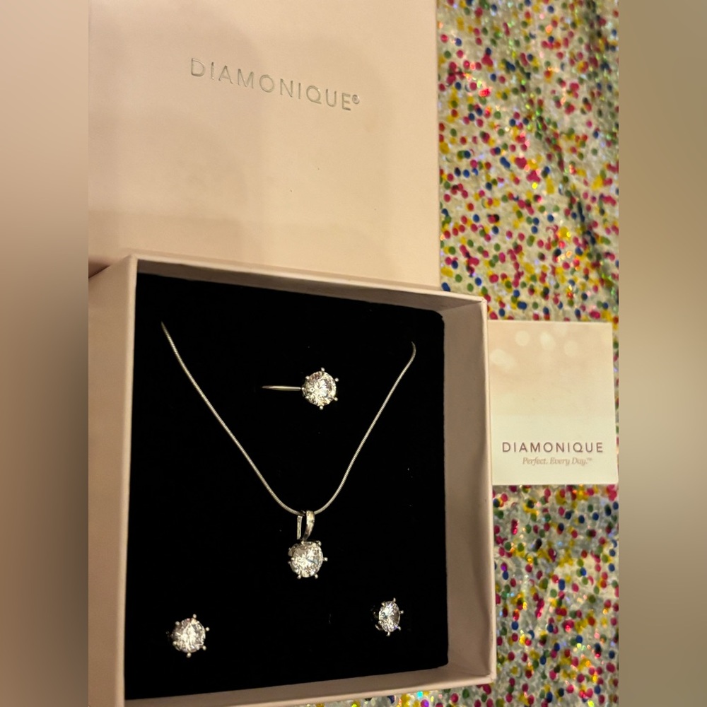 Diamonique women’s Jewelry Set, size 7, BNWT in box
